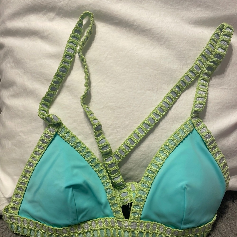Victoria’s Secret 2-piece bikini